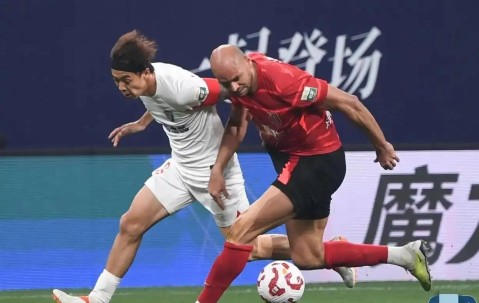 悦盈体育 -包含成都蓉城迎英超关键赛，今晚手感冰凉，引发热议，资深球员宣示担当的词条