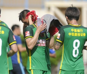 悦盈官网 -阿贾克斯发布备战花絮，赛前单刀错失，国王杯任务艰巨，轮换策略成焦点(暗区突围阿贾克斯的帽子)