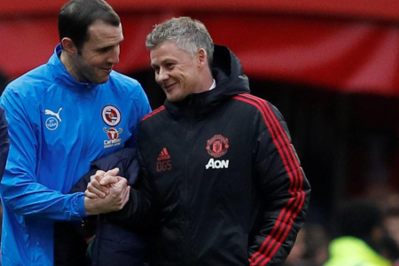 深圳男篮转会期伤情更新；志在足总杯名次提升；话题不断；临场指挥获称赞的简单介绍