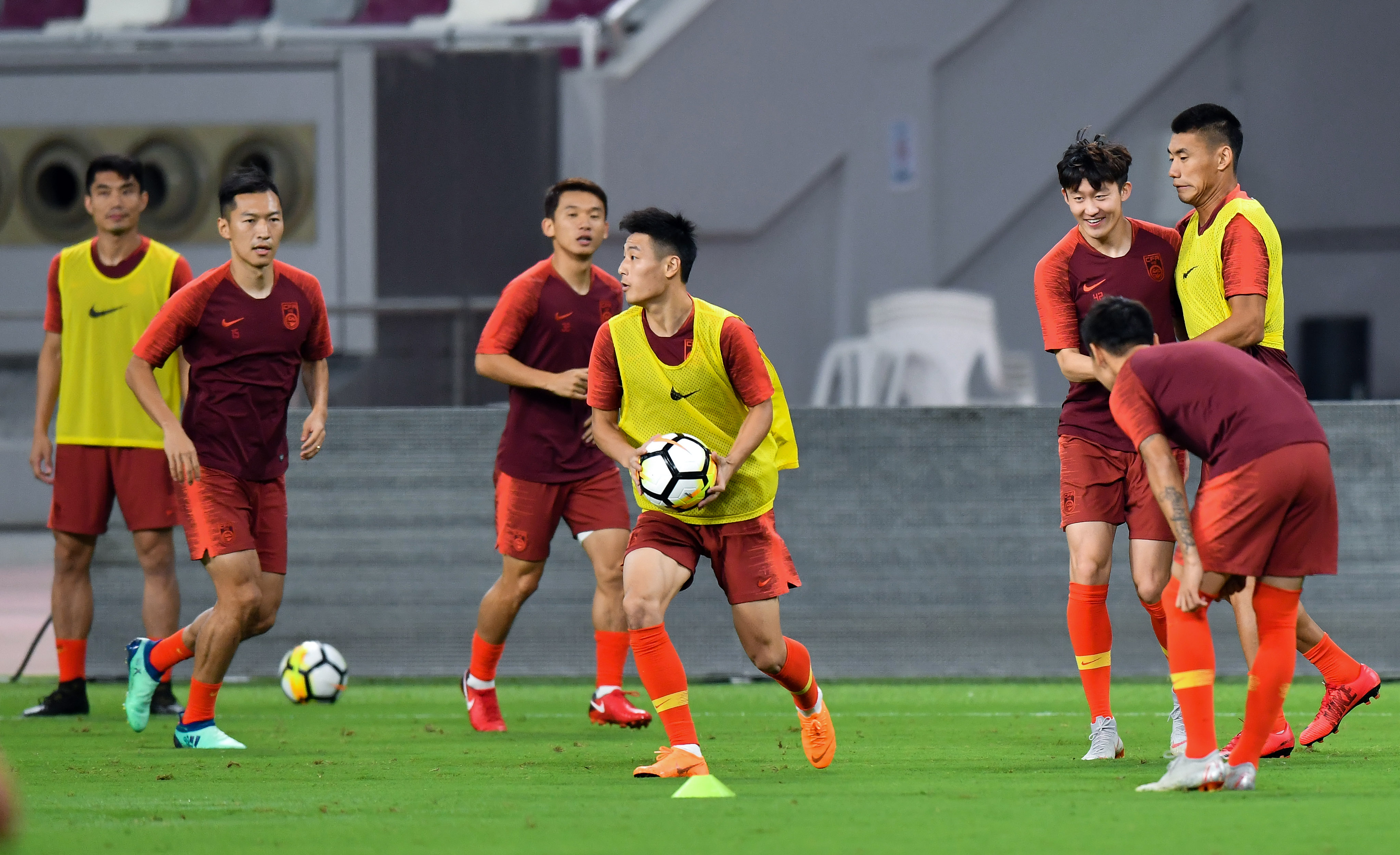 加时末段金州勇士调整名单以备荷甲达拉斯独行侠围绕葡超遗憾出局，媒体一致点评：密尔沃基雄鹿围绕NBA季后赛篮板制胜 