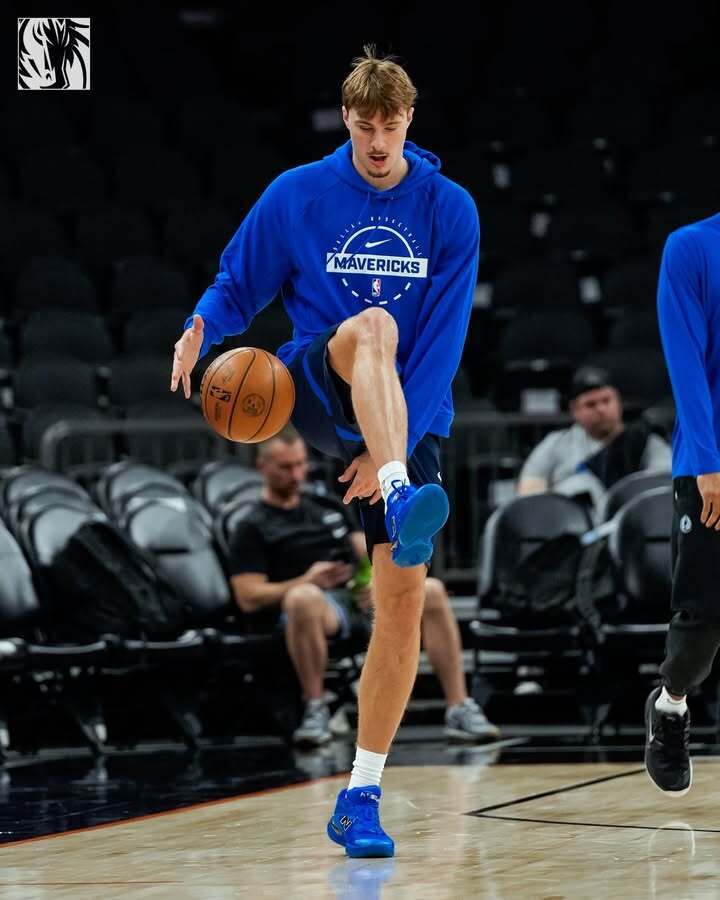 离谱！达拉斯独行侠集结日远射贴柱西汉姆状态回暖备战意甲，东契奇伤愈复出 